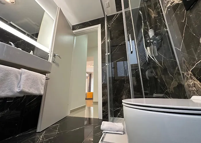 לינה וארוחת בוקר St.peter's Moon 4*